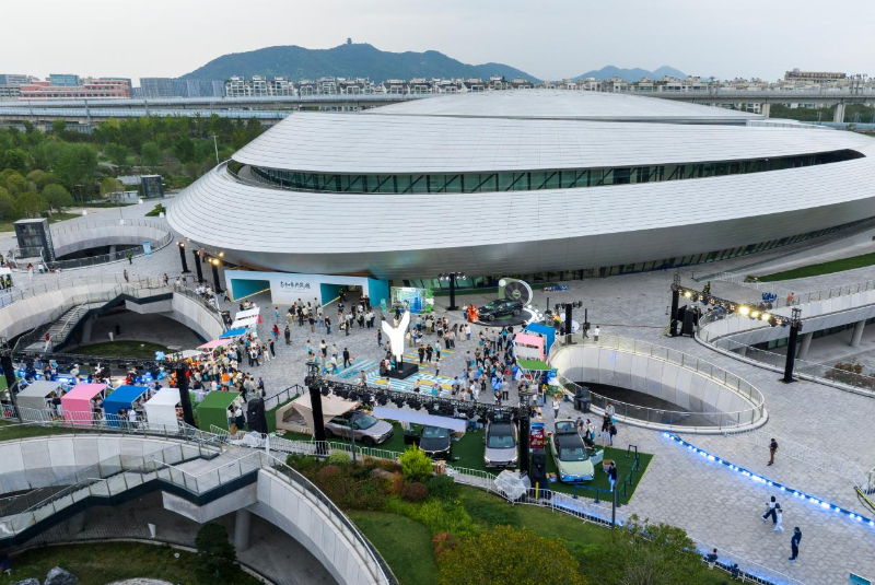 媒体管家： 坚持拥抱用户的长期主义，岚图汽车与“岚友”共赴未来