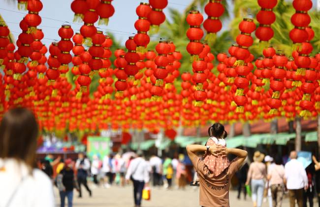 迎首个世界非遗版春节 品牌借势赋能商业空间(图1)