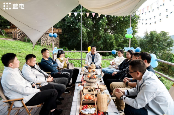 媒体管家： 蓝电E5 PLUS全国交付仪式开启 重塑家庭出行体验(图4)