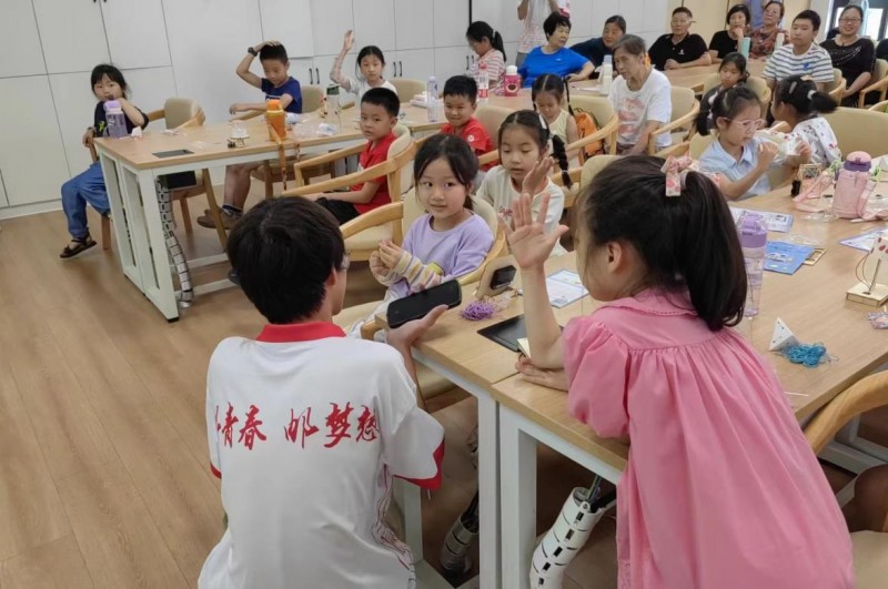 媒体管家： 时光剪影，柏卜情谊润童心田——西柏坡精神志愿宣讲走进袁家边儿童心间(图2)