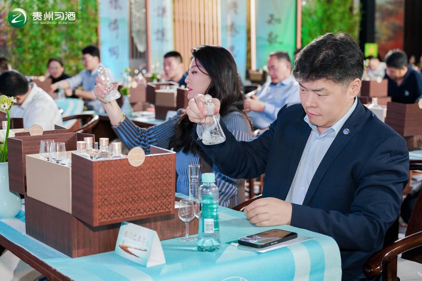 媒体管家： 穿越京华古韵，醉享习酒醇香——习酒·品酒师活动走进北京(图2)