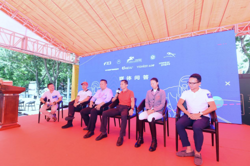 中国将首次设置160CM挑战赛!以纯金伯乐国际马术公开赛新闻发布会成功举办(图1) 中国将首次设置160CM挑战赛!以纯金伯乐国际马术公开赛新闻发布会成功举办(图1)