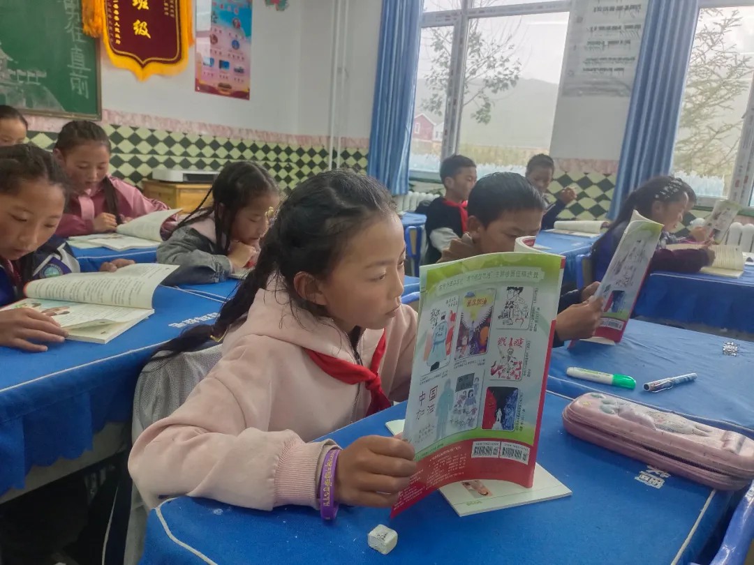 “相赠好书 悦读同行”｜翻越千里 与瓦里滩小学共享书香(图3)